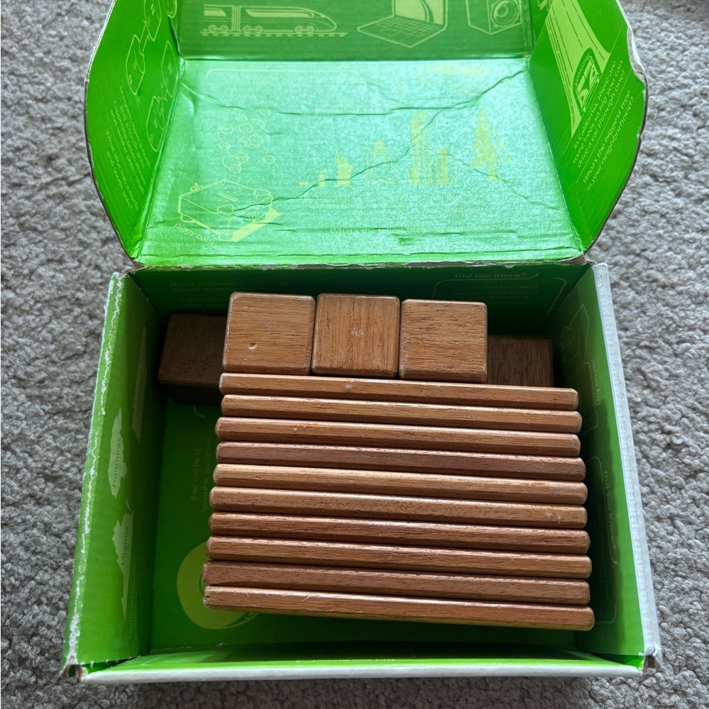 Tegu Magnetic Wooden Blocks Discovery Set - Mahogany - Picture 2 of 3